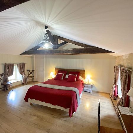 Chambres D'Hotes Le Tilleul Saint-Hilaire-des-Loges Zewnętrze zdjęcie