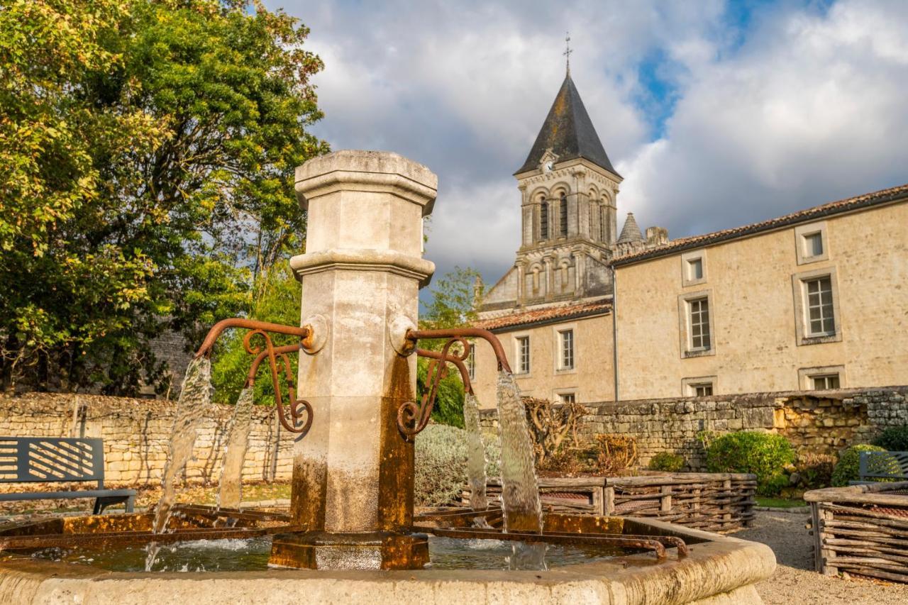 Chambres D'Hotes Le Tilleul Saint-Hilaire-des-Loges Zewnętrze zdjęcie