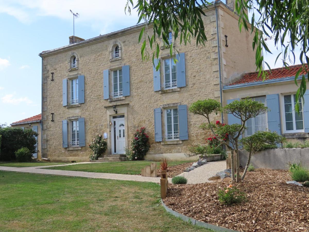 Chambres D'Hotes Le Tilleul Saint-Hilaire-des-Loges Zewnętrze zdjęcie