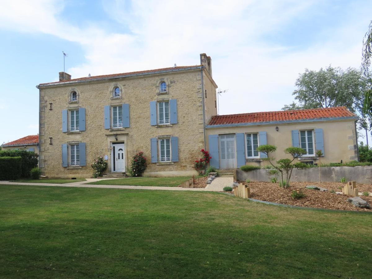 Chambres D'Hotes Le Tilleul Saint-Hilaire-des-Loges Zewnętrze zdjęcie